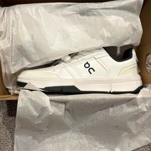 Women’s on the Roger clubhouse size 6 evergreen